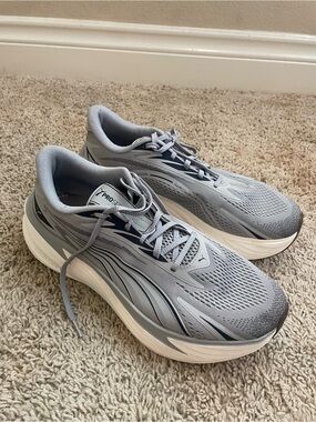 Puma Máxima Running Sneakers